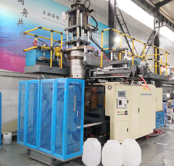 中空吹塑機(jī)的幾大注意事項(xiàng)