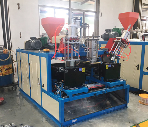 中空吹塑機(jī)單螺桿擠出時(shí)，在調(diào)試和使用應(yīng)注意哪些問題?